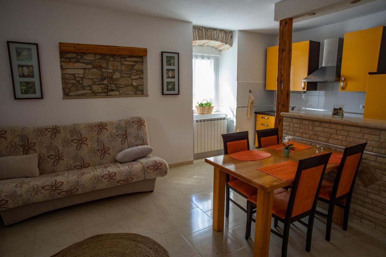 Olive Tree Apartments Umag Exteriör bild