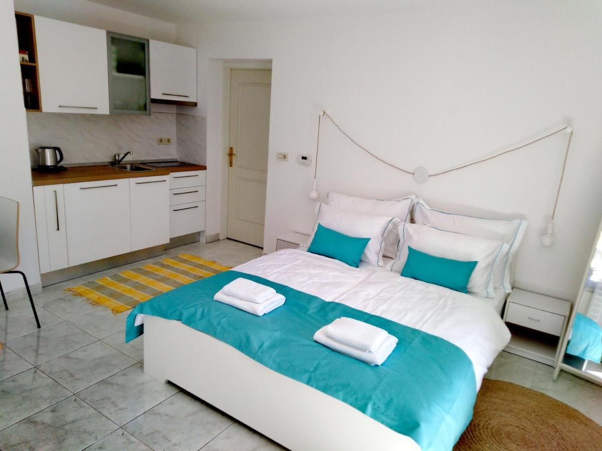 Olive Tree Apartments Umag Exteriör bild